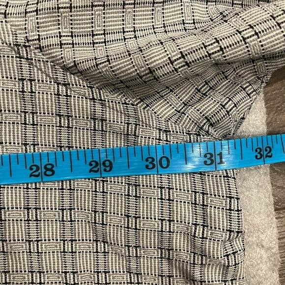 [4XB/PTP:31”]Tommy Bahamas Gray Checkered 100 Silk S/S Button Shirt - Picture 4 of 5